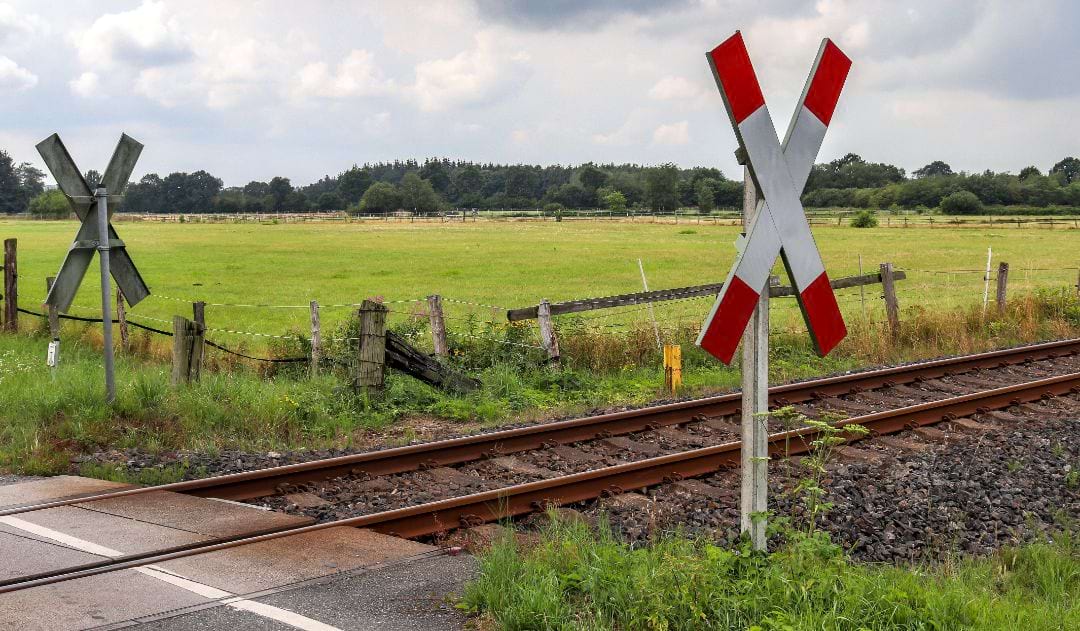 polish-farmers-block-road-at-german-german-border-crossing-for-a-full-day