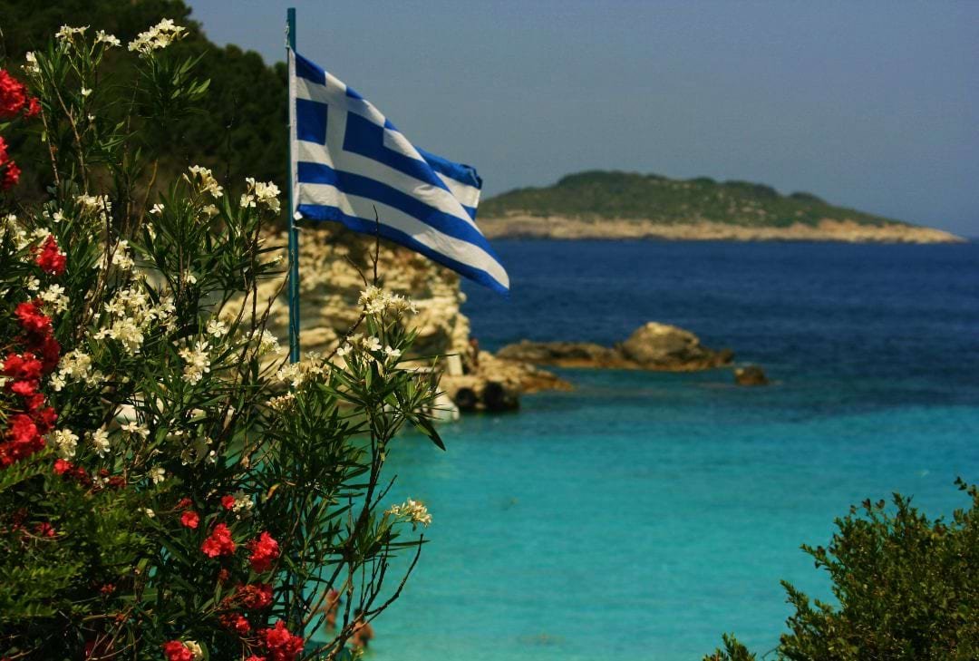 35000-turkish-tourists-have-visited-greece-through-express-visa-scheme-so-far.jpg